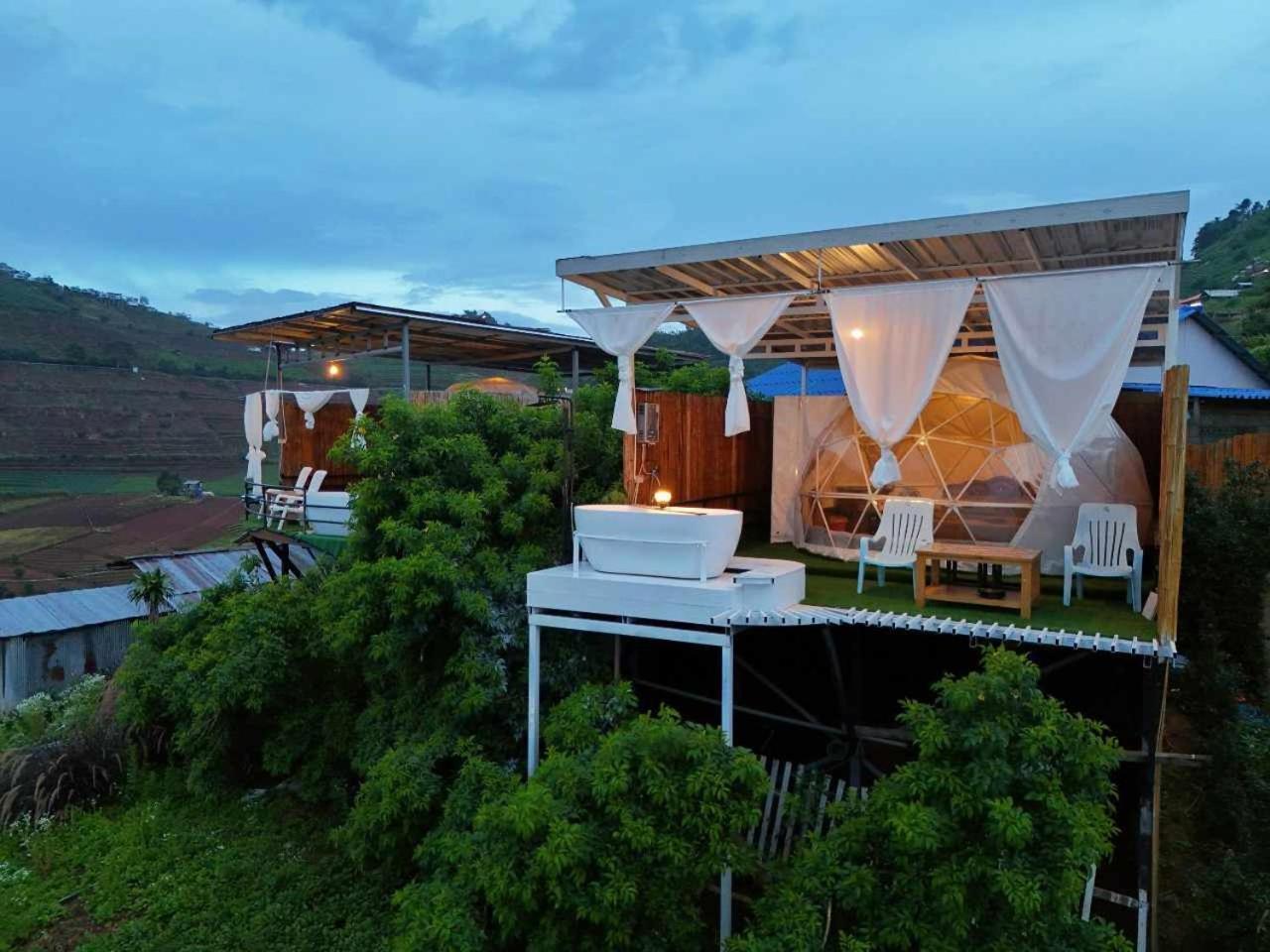 ภูวิมาน ม่อนแจ่ม Hotel Mon Jam Eksteriør billede