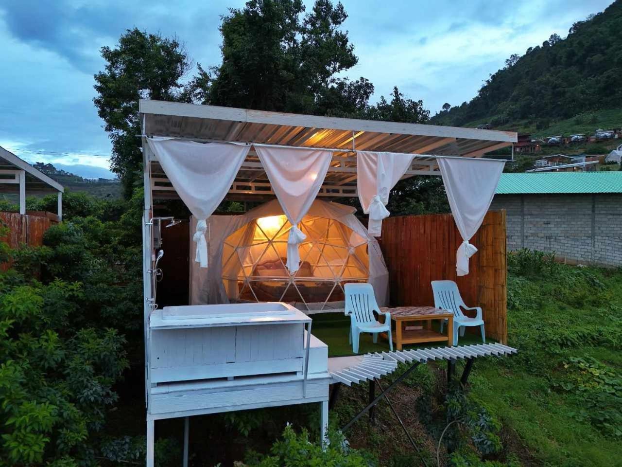 ภูวิมาน ม่อนแจ่ม Hotel Mon Jam Eksteriør billede